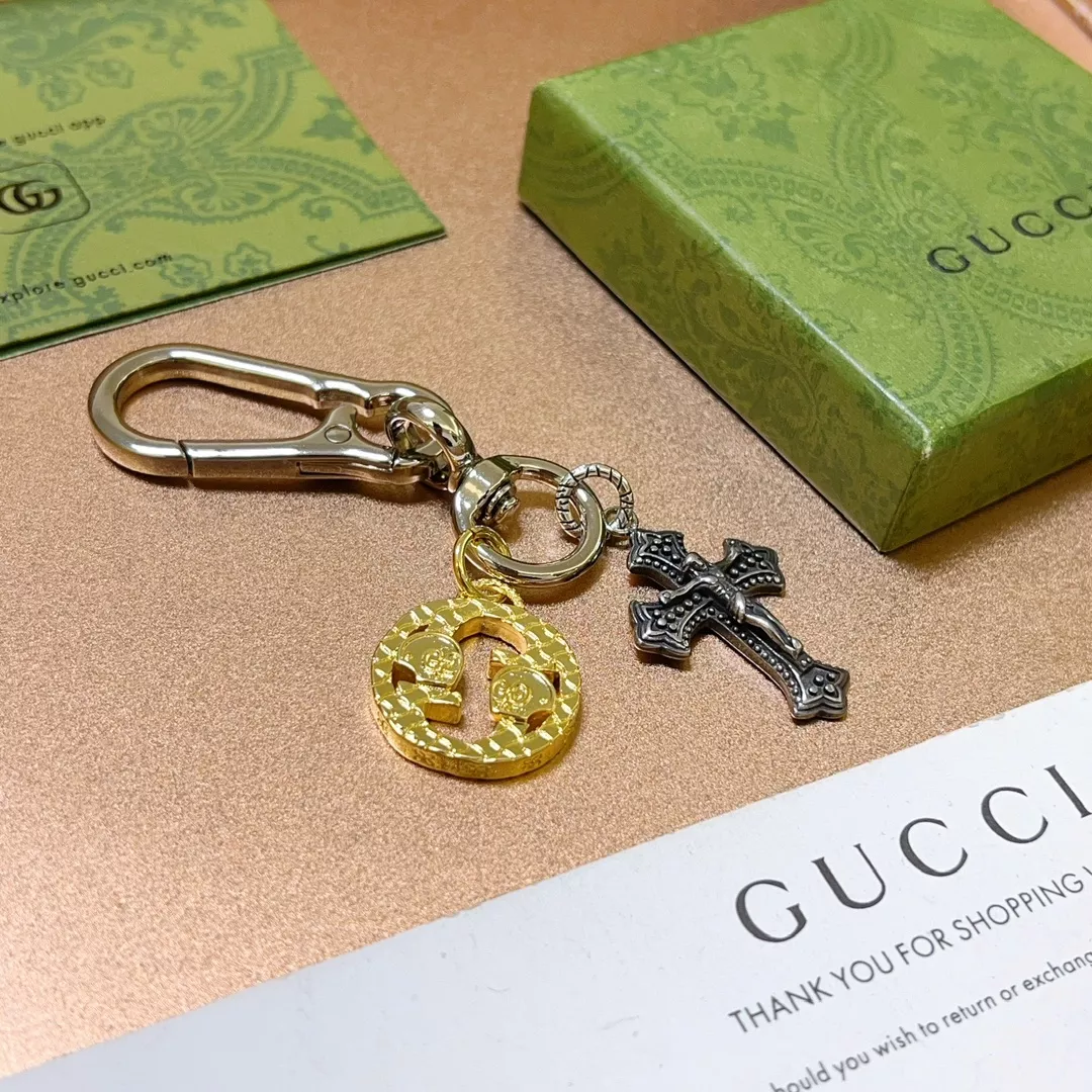 gucci key holder and boucle de sac s_12b15771